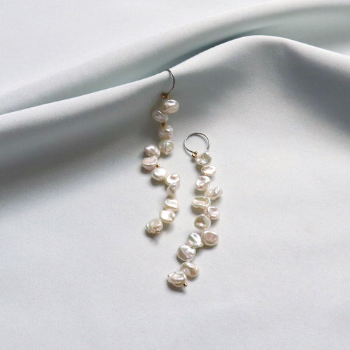 (no.29)花びらパールのロングピアス~plus petal pearl long pierce~