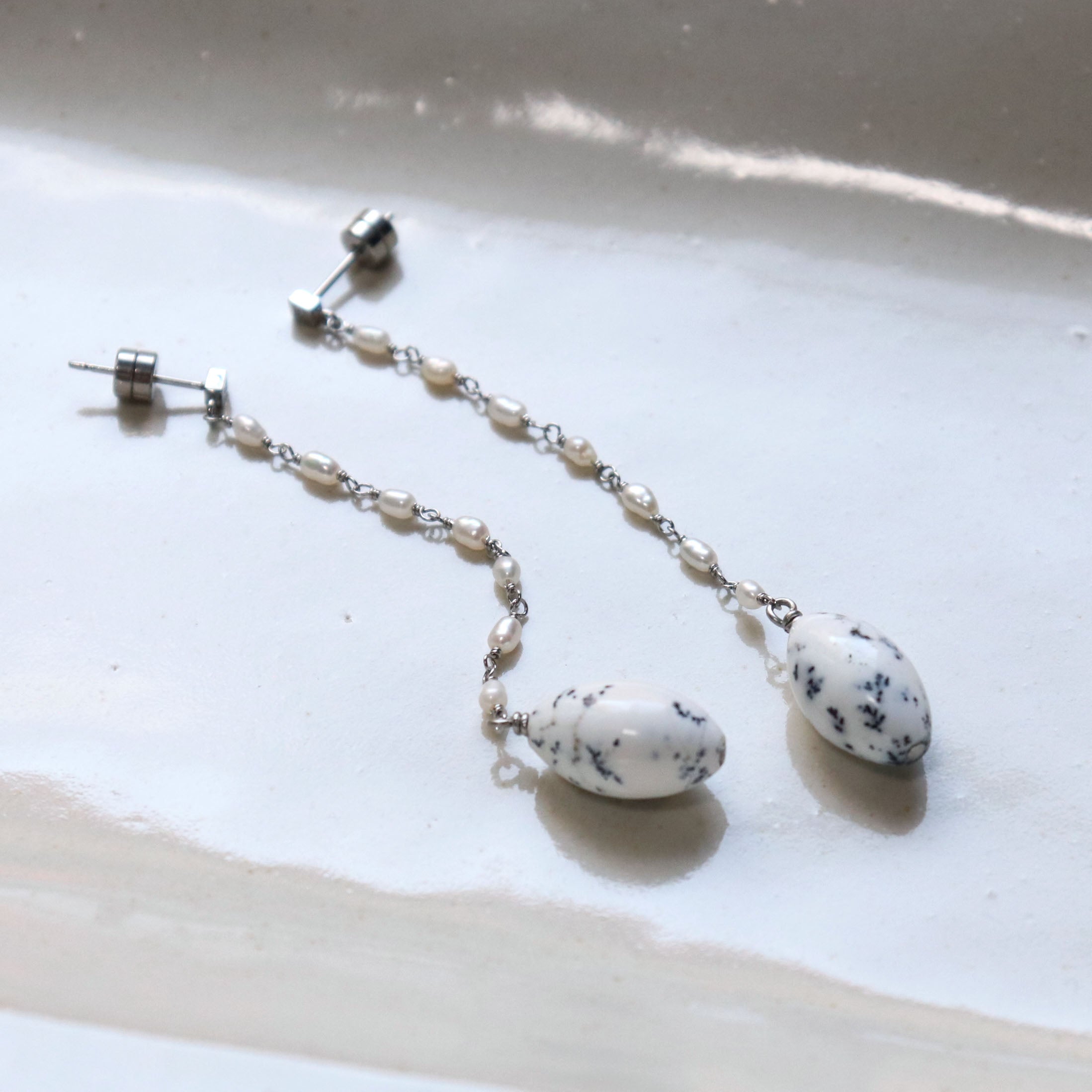no.29】knot pear & dendrite opal long pierce~デンドライトオパール