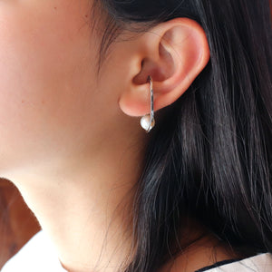 no.29 ステンレスパールイヤーカフ plus stainless & pearl ear cuff (single)