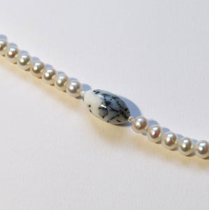 【no.29】デンドライトオパール&パールショートネックレス~knot pear & dendrite opal necklace~